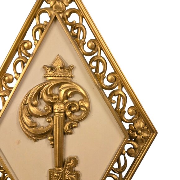 Vintage Ornate Key Design Hollywood Regency Syroco Wall Art Plaque - Picture 11 of 16